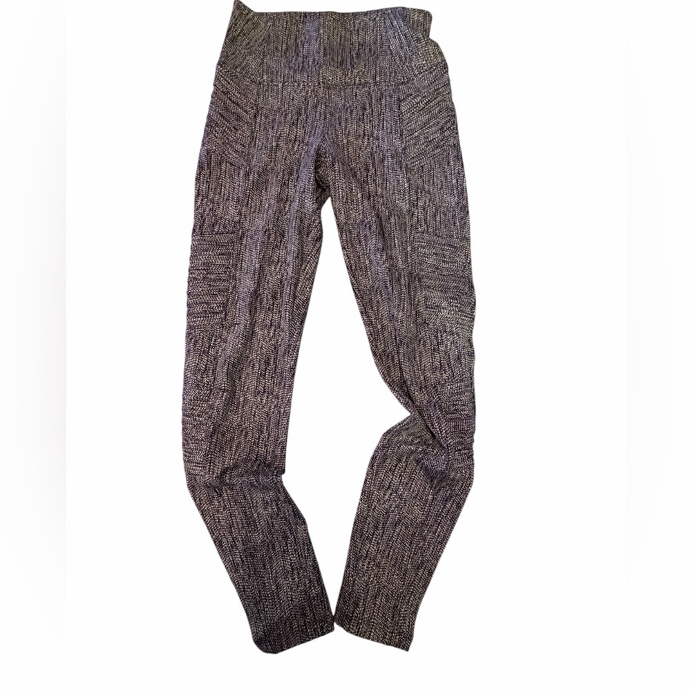 Athleta moto Delaney Textured Knit Leggings in Heathered Black and White